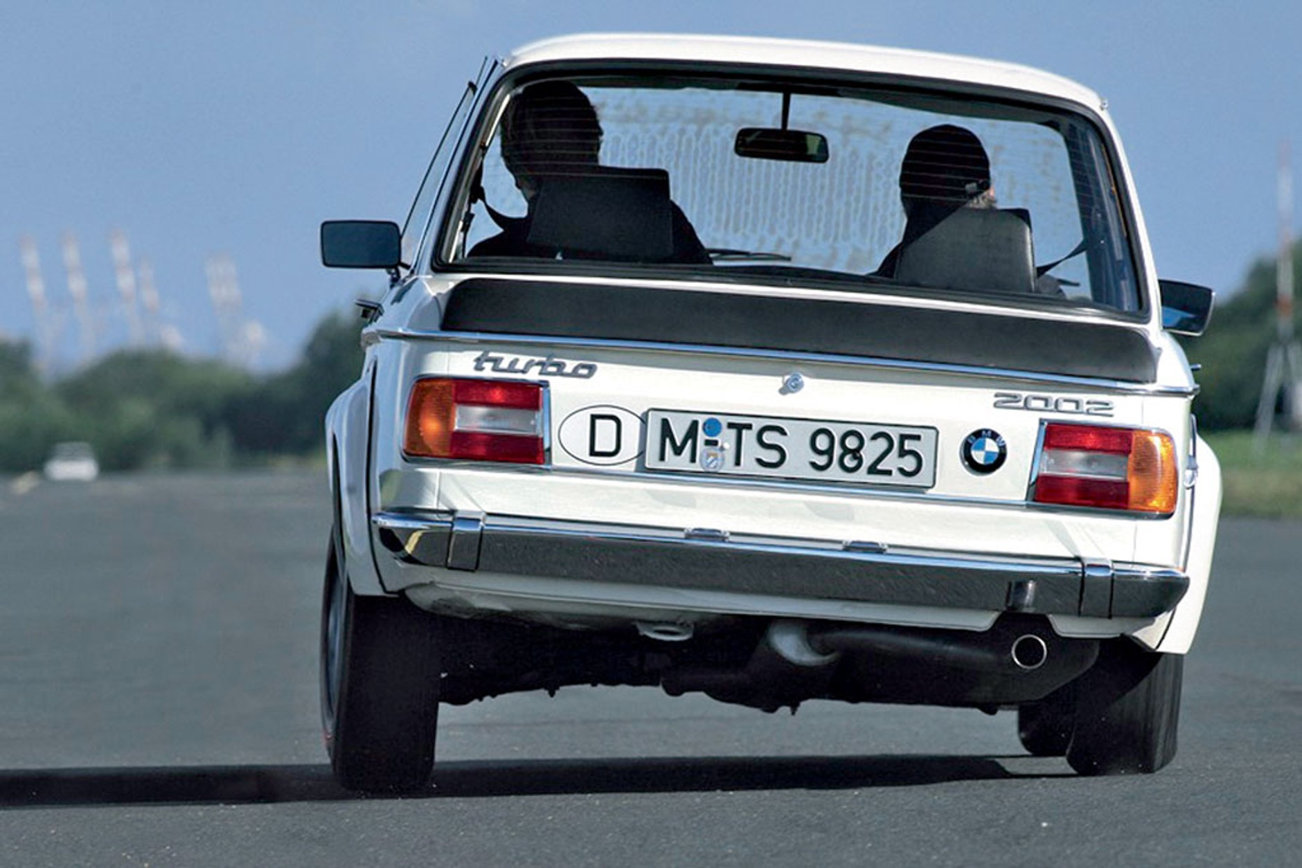 BMW 2002 Turbo:Klasyk pod ciśnieniem