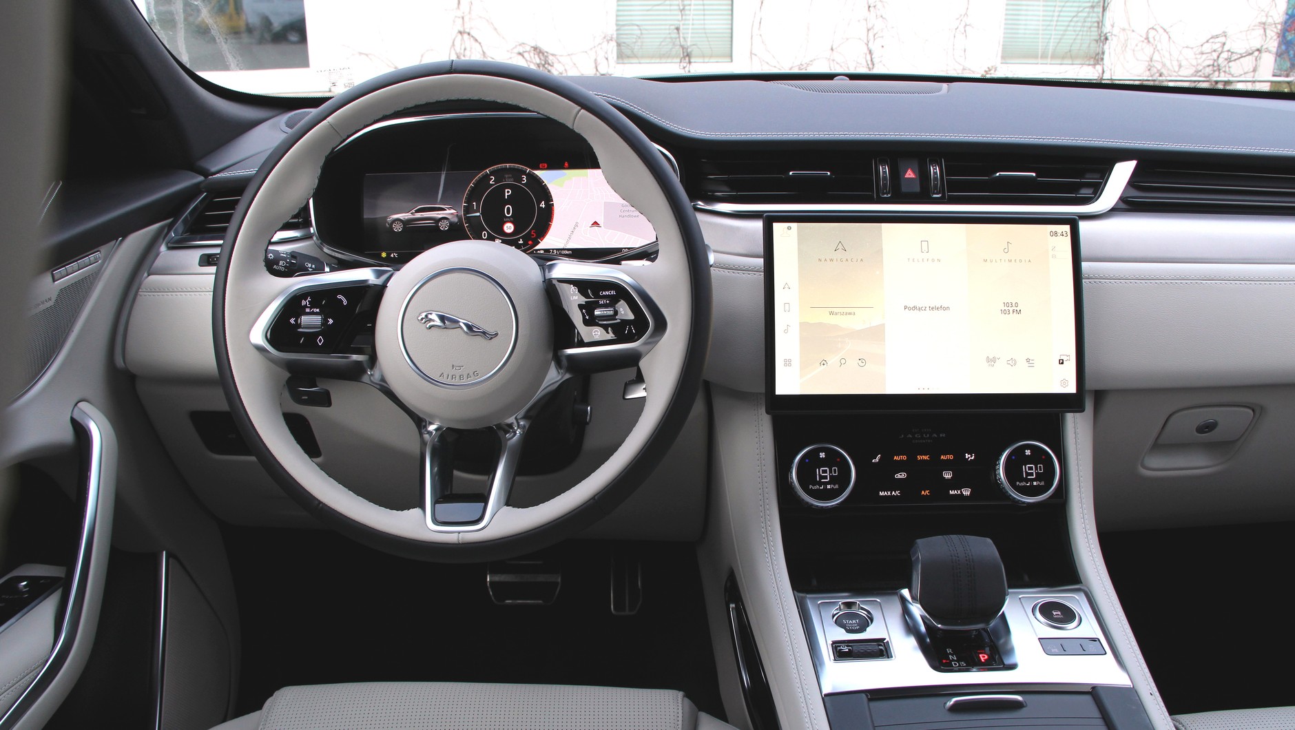 Jaguar F-Pace 2.0D R-Dynamic SE