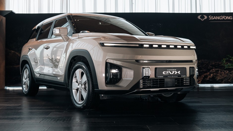 SsangYong Torres EVX