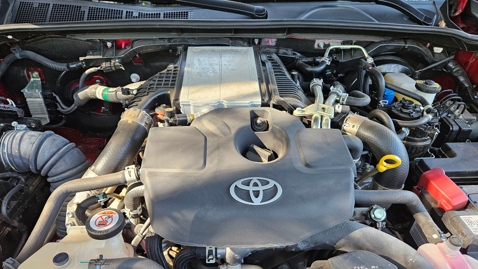Toyota Hilux GR SPORT: diesel o pojemności 2,8 litra potrafi być zadziwiająco oszczędny.