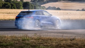 Audi RS3 Performance Edition powstanie tylko w 300 egzemplarzach. Pojedzie nawet 300 km/h!