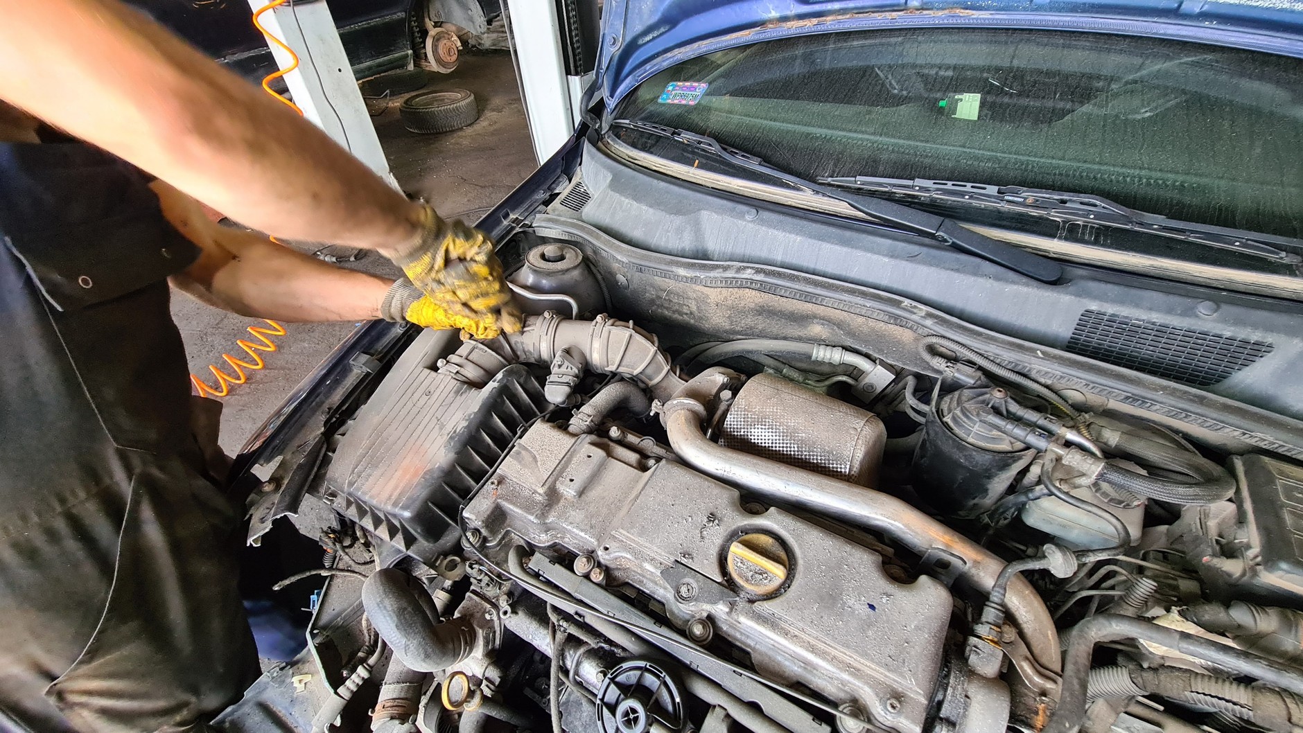 Auto złom w Siedlcach. Sprawdzamy jak samochody kończą swój motoryzacyjny żywot