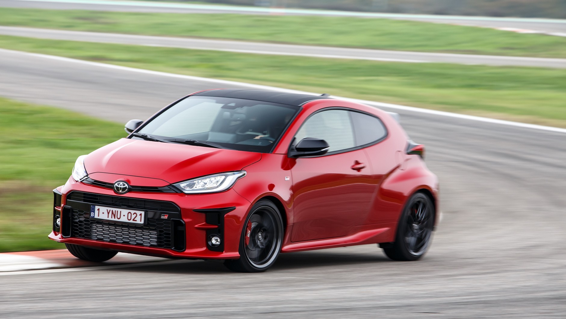 3-drzwiowe nadwozie jest dostępne tylko dla jednej wersji Toyoty Yaris IV: sportowej GR.