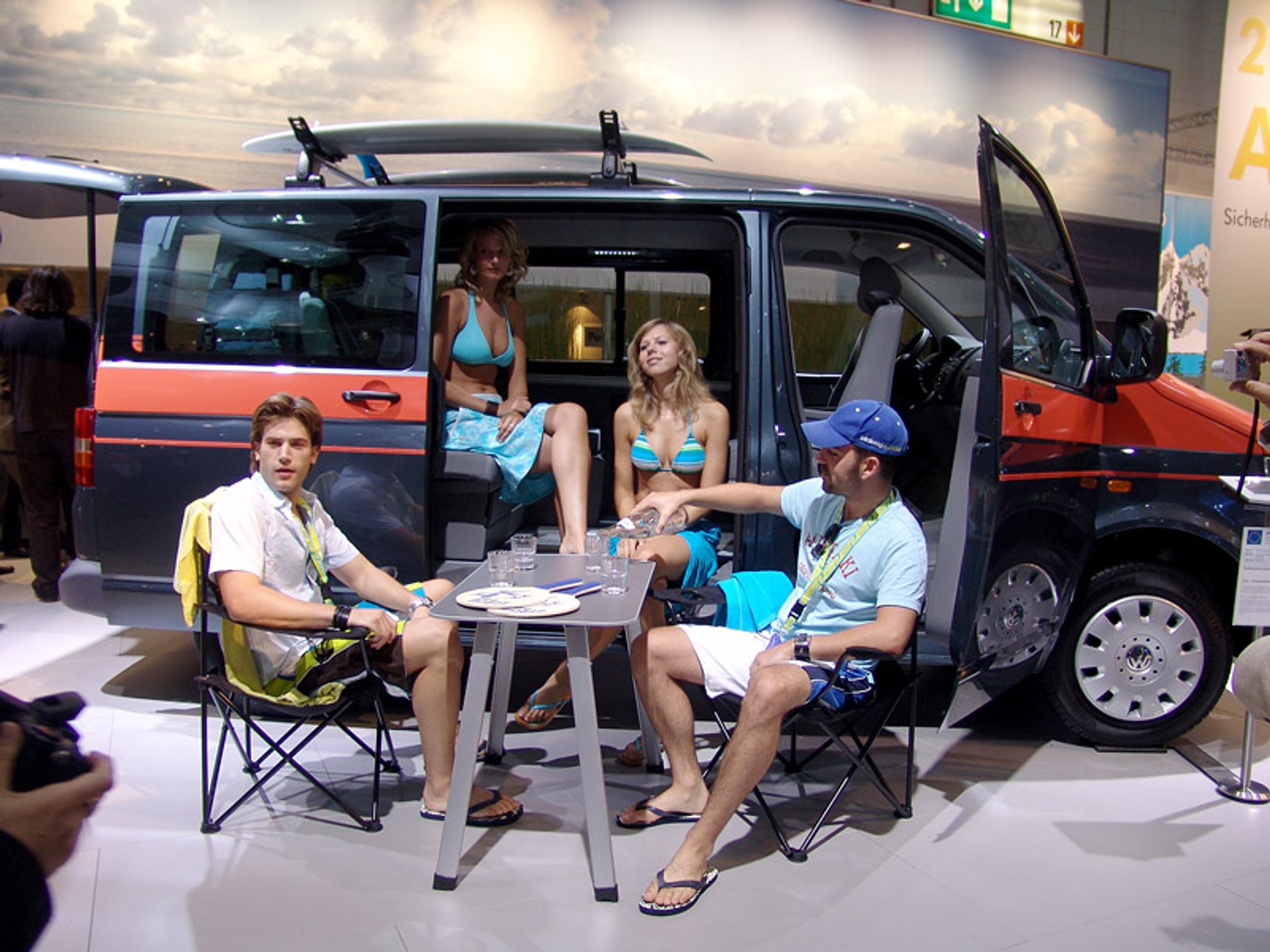 Caravan Salon Düsseldorf 2007: Caddy Life i moda na nowy sezon (fotogaleria)