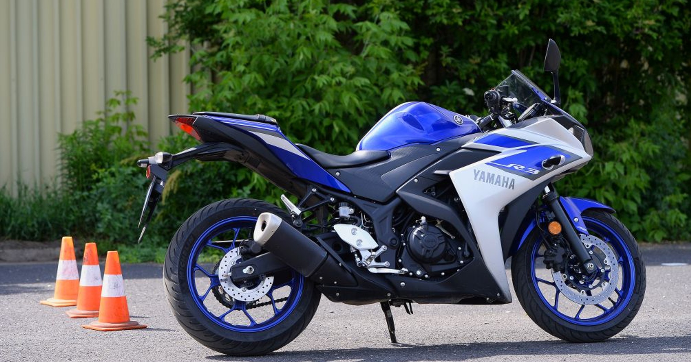 Yamaha YZF-R3 - motocykl sportowy - warto rozważyć zakup tego modelu na początek