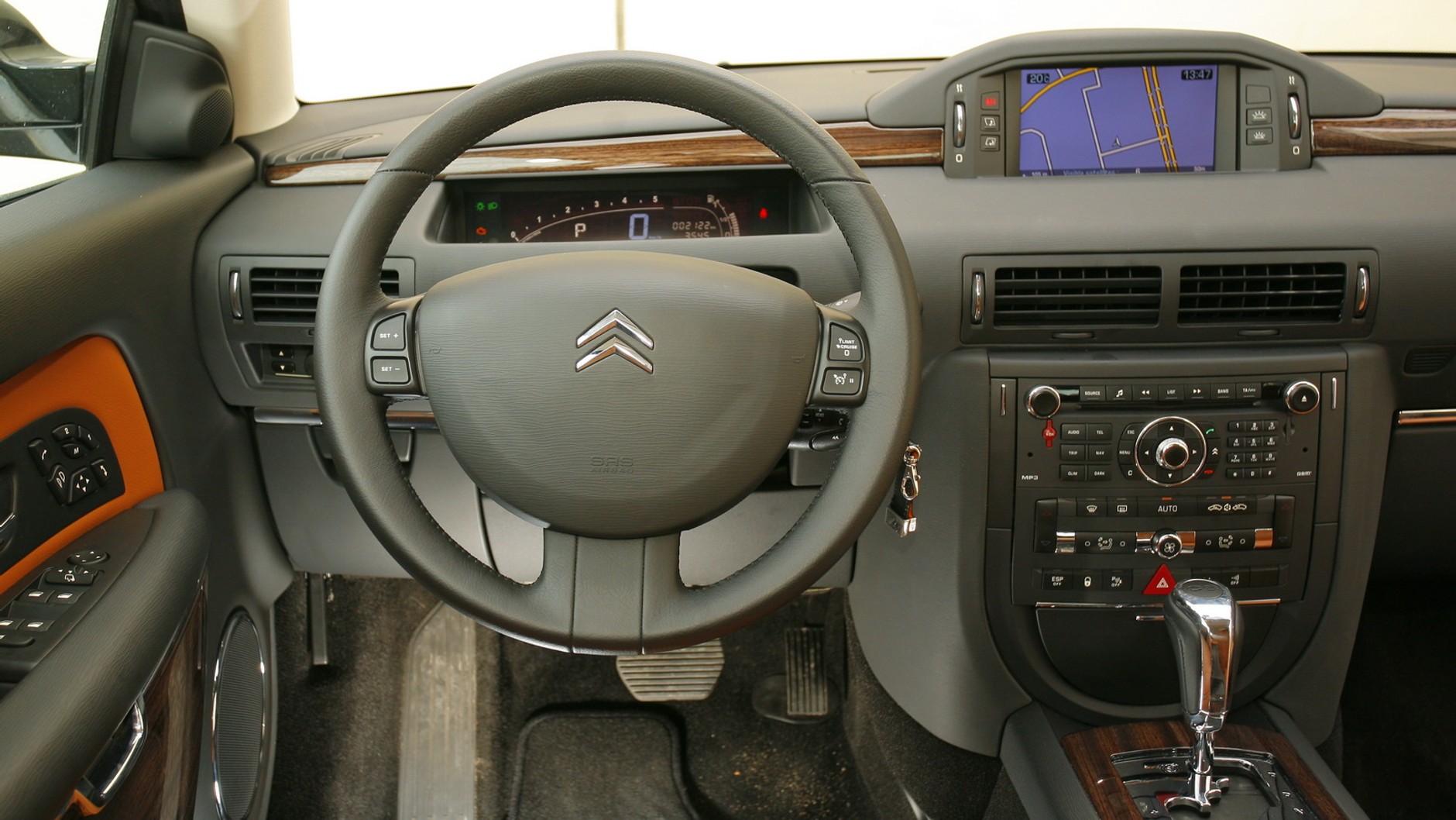 7. Citroën C6 (2005-12)
