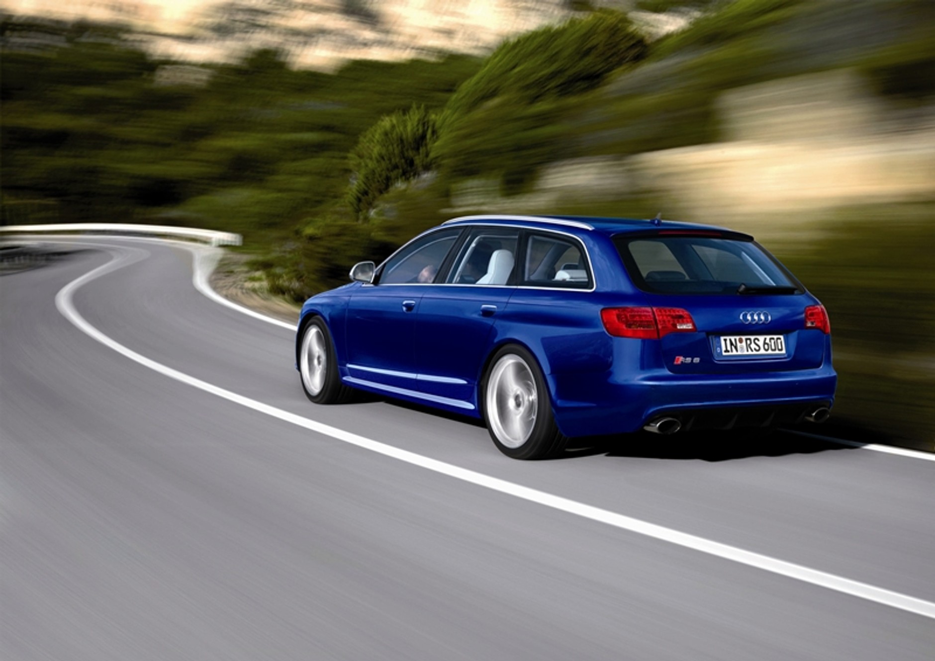 Miał 580 KM, ale i tak nie zdążył dostarczyć narkotyków