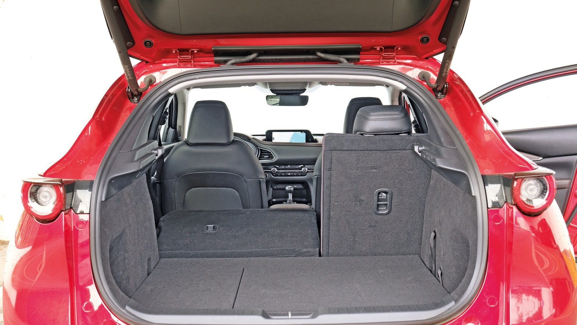 Mazda CX-30 2.0 Skyactiv-X - bagażnik