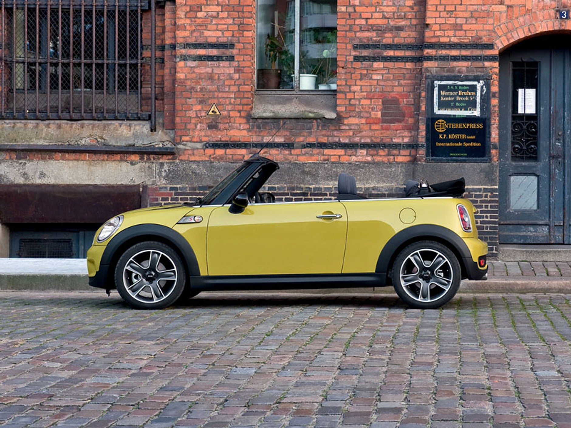 Detroit 2009: premiera światowa Mini Cabrio