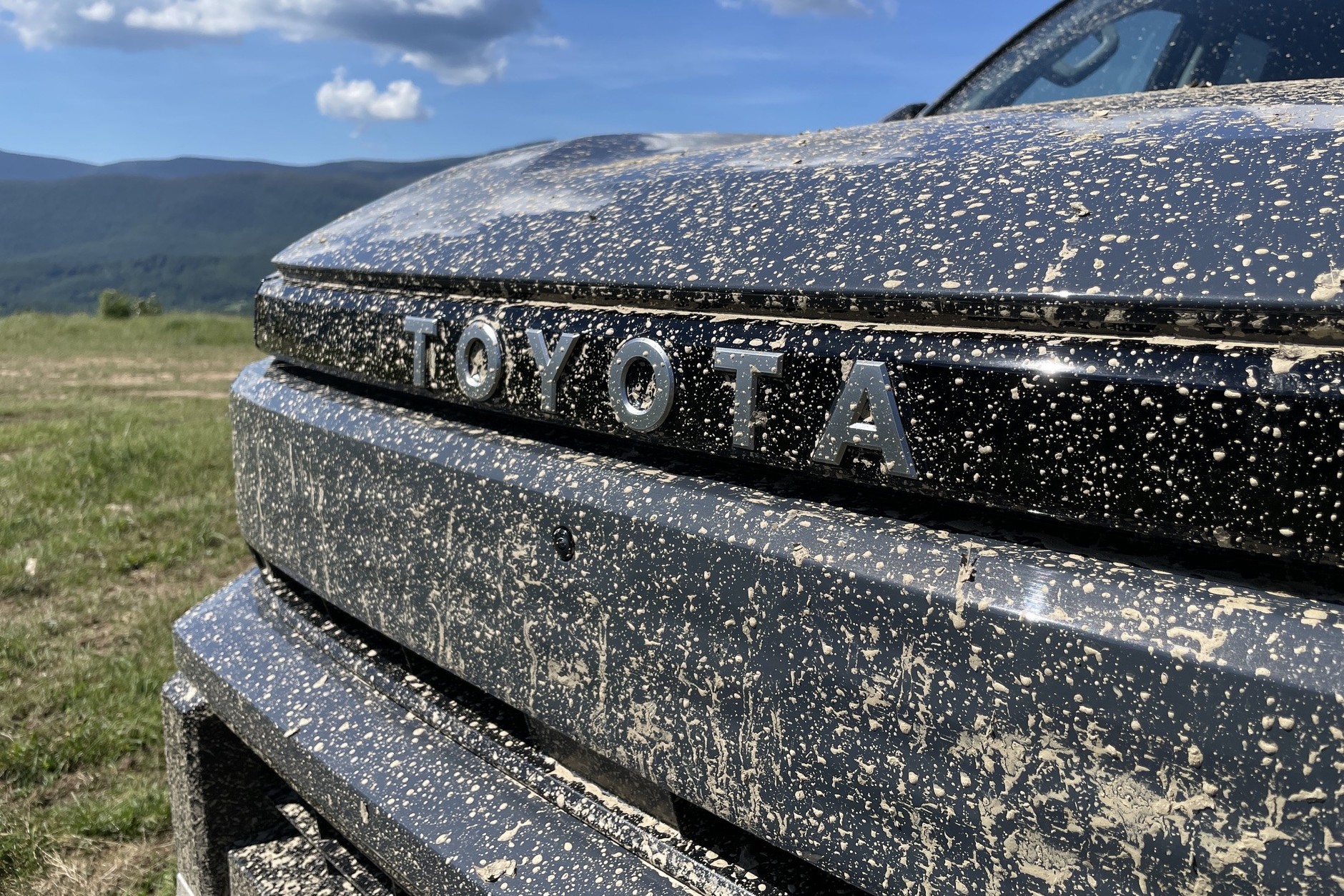 Nowa Toyota Hilux BEV