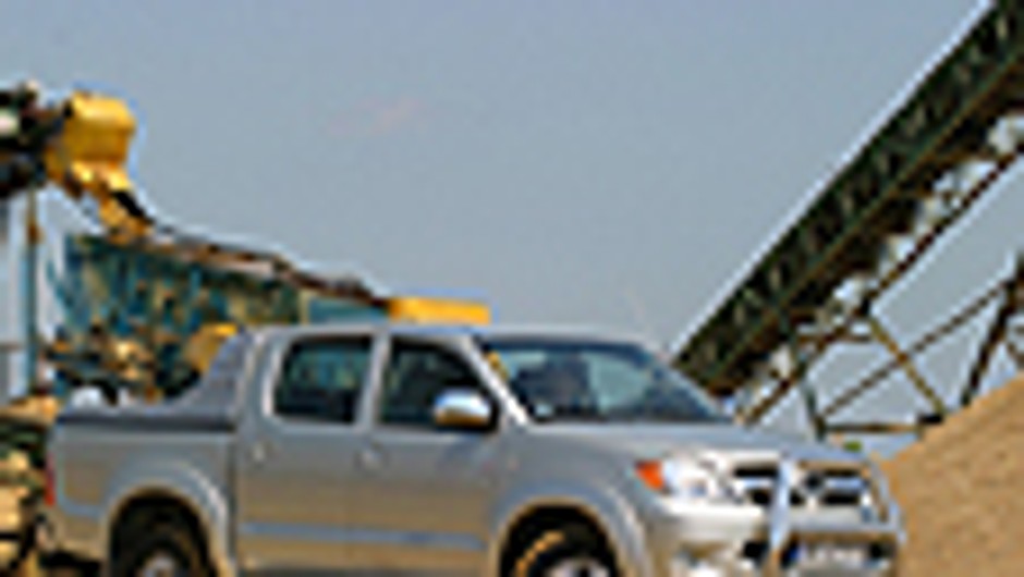 Toyota Hilux 2.5 D-4D SR5 - Twardziel przez duże T
