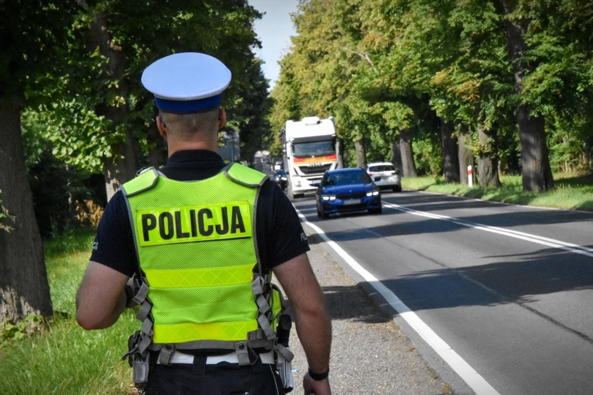 Zabrali mu prawo jazdy, choć nie powinni. Policjant powołał się na słynną tabelę E10