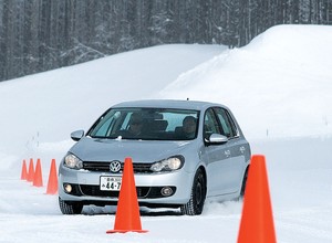 Potrzebne jak ciepła czapka: Test opon zimowych w rozmiarze 195/65 R 15 T/H