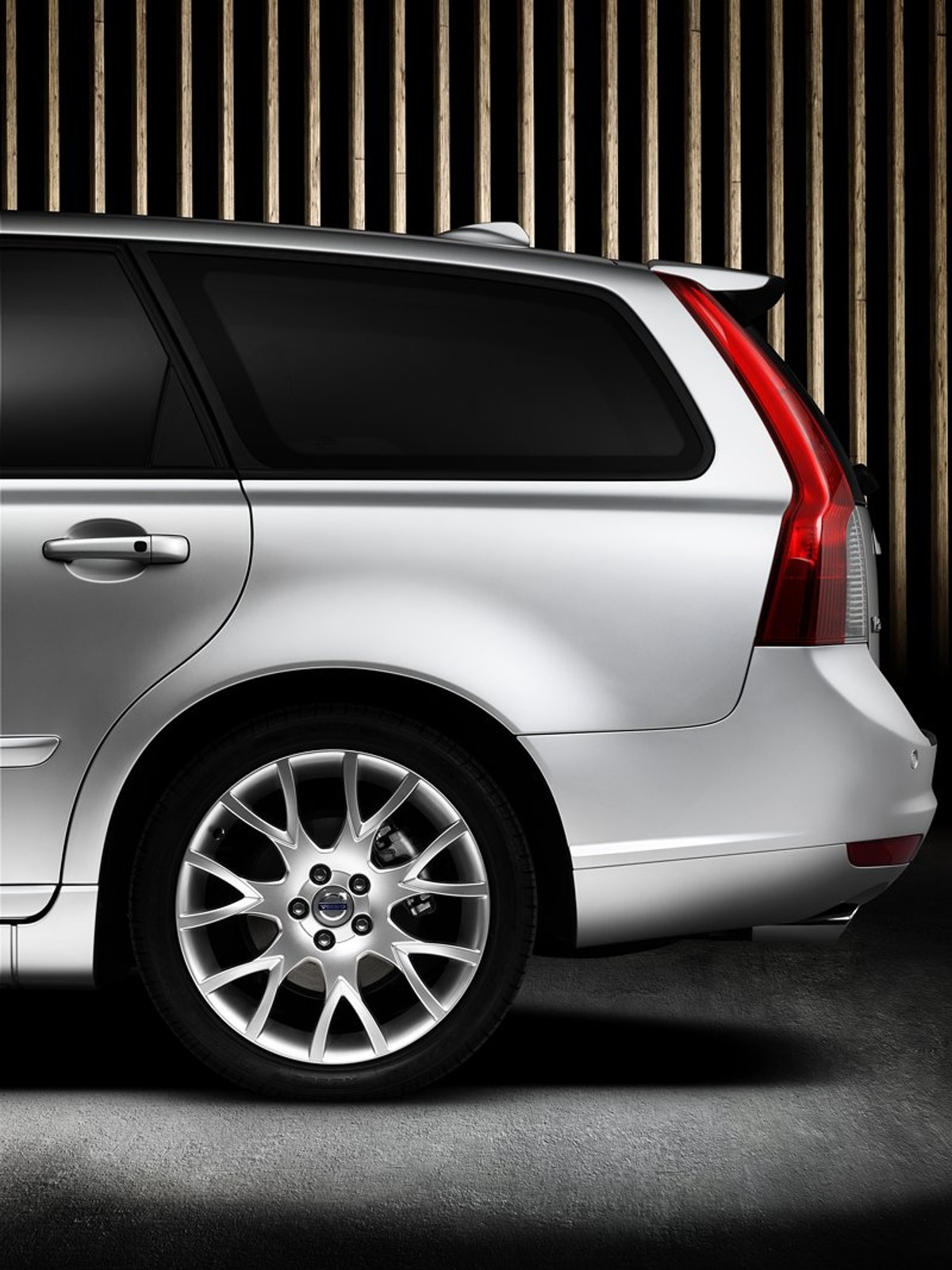 Odmłodzone Volvo S40 i V50 na starcie (WIDEO)