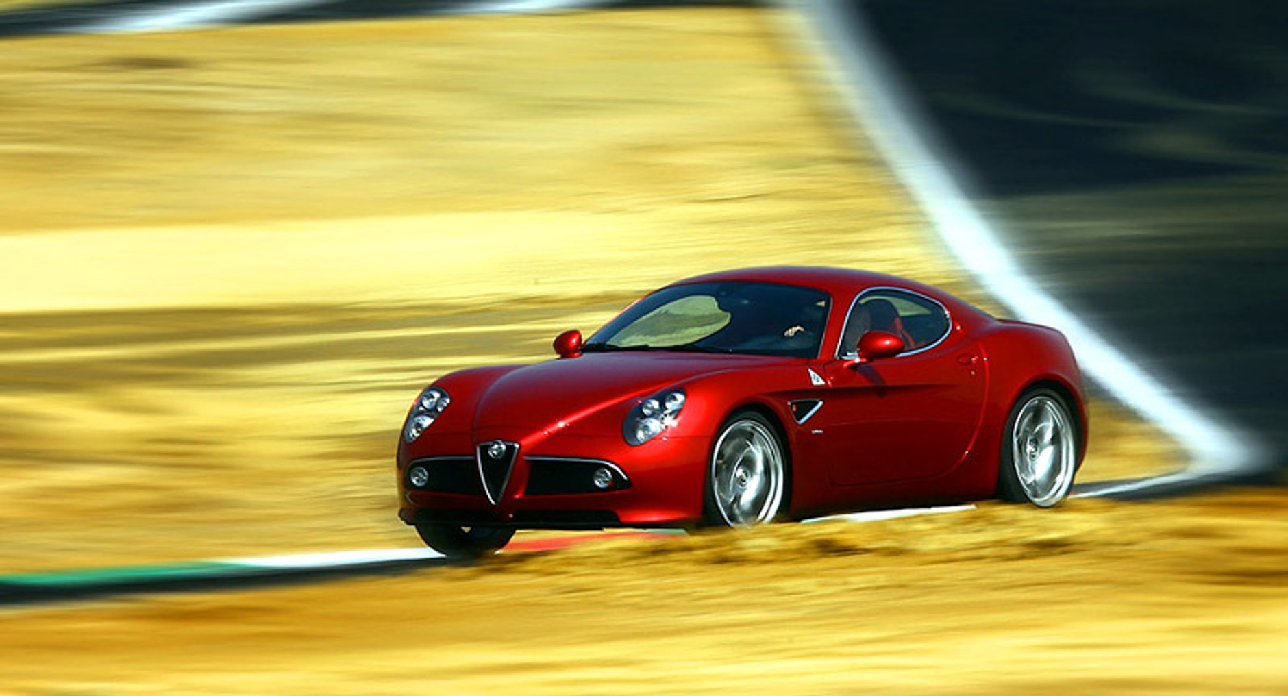 Alfa Romeo 8C Competizione GTA – premiera w czerwcu 2010