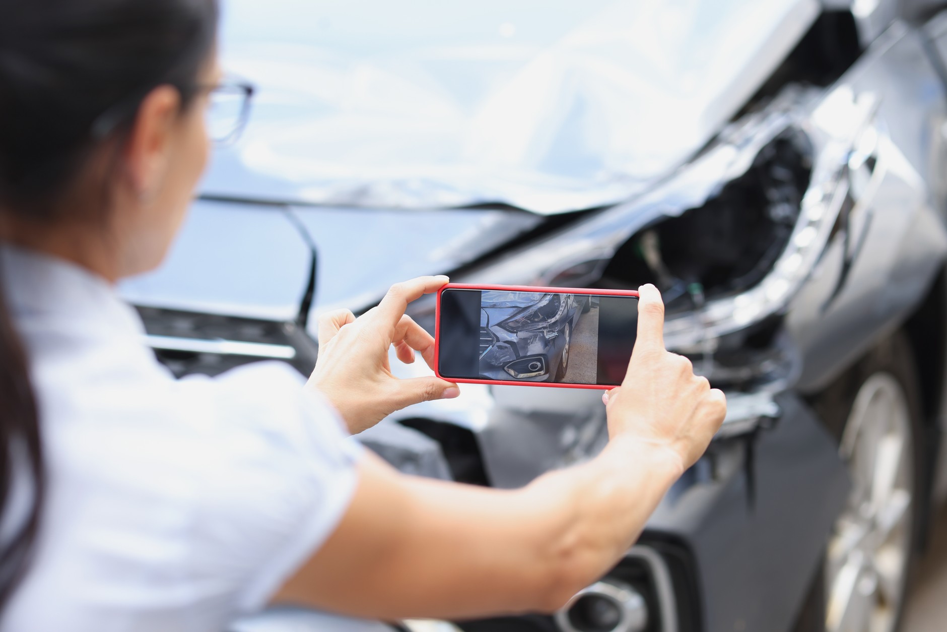 Polisy autocasco różnią się między sobą&nbsp;nie tylko ceną – warto poszukać takiego ubezpieczenia, które rzeczywiście w razie wypadku lub kradzieży pokryje realne koszty szkody. 