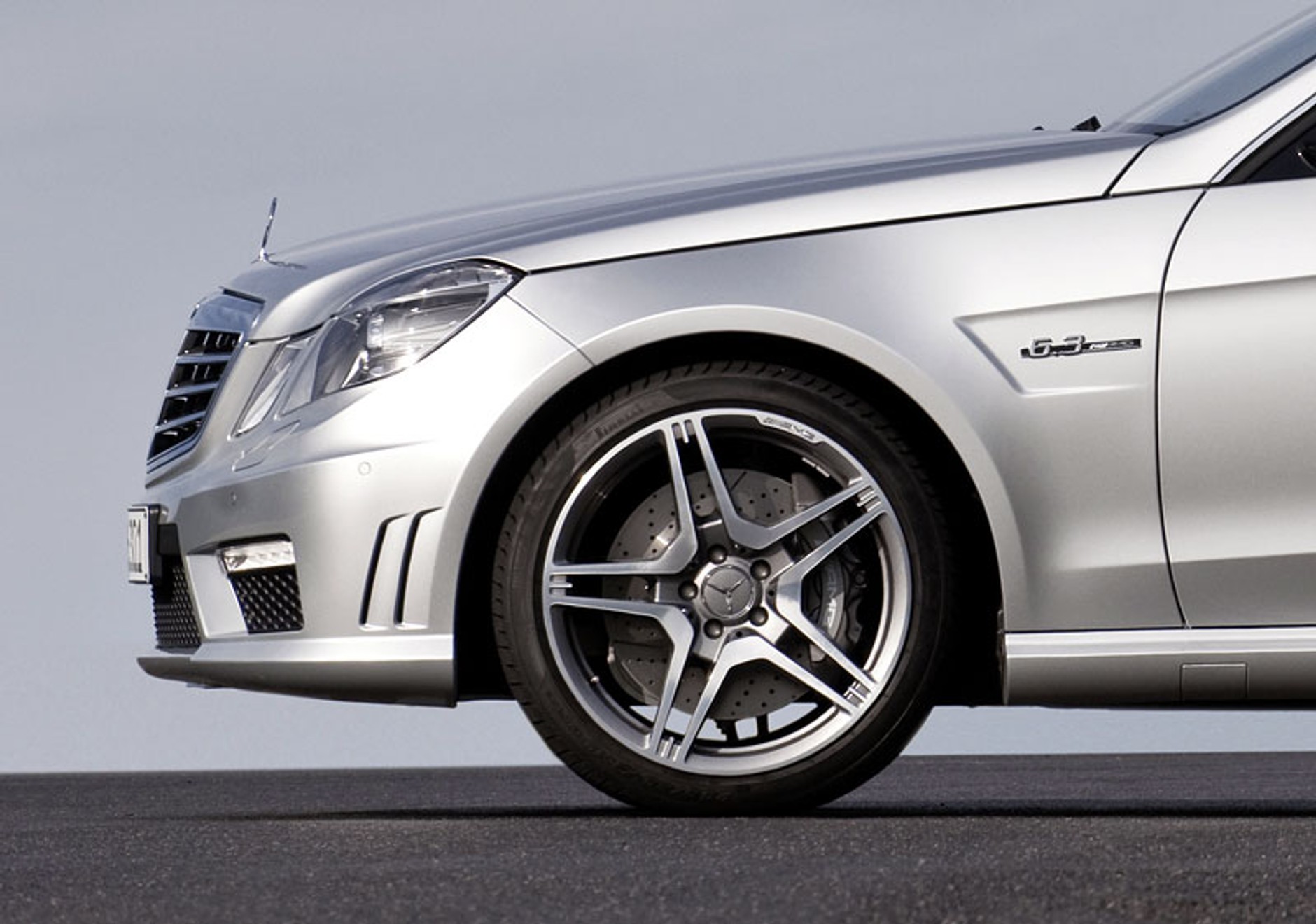 IAA Frankfurt 2009: Mercedes-Benz E 63 AMG T – pierwsze wrażenia, fotogaleria