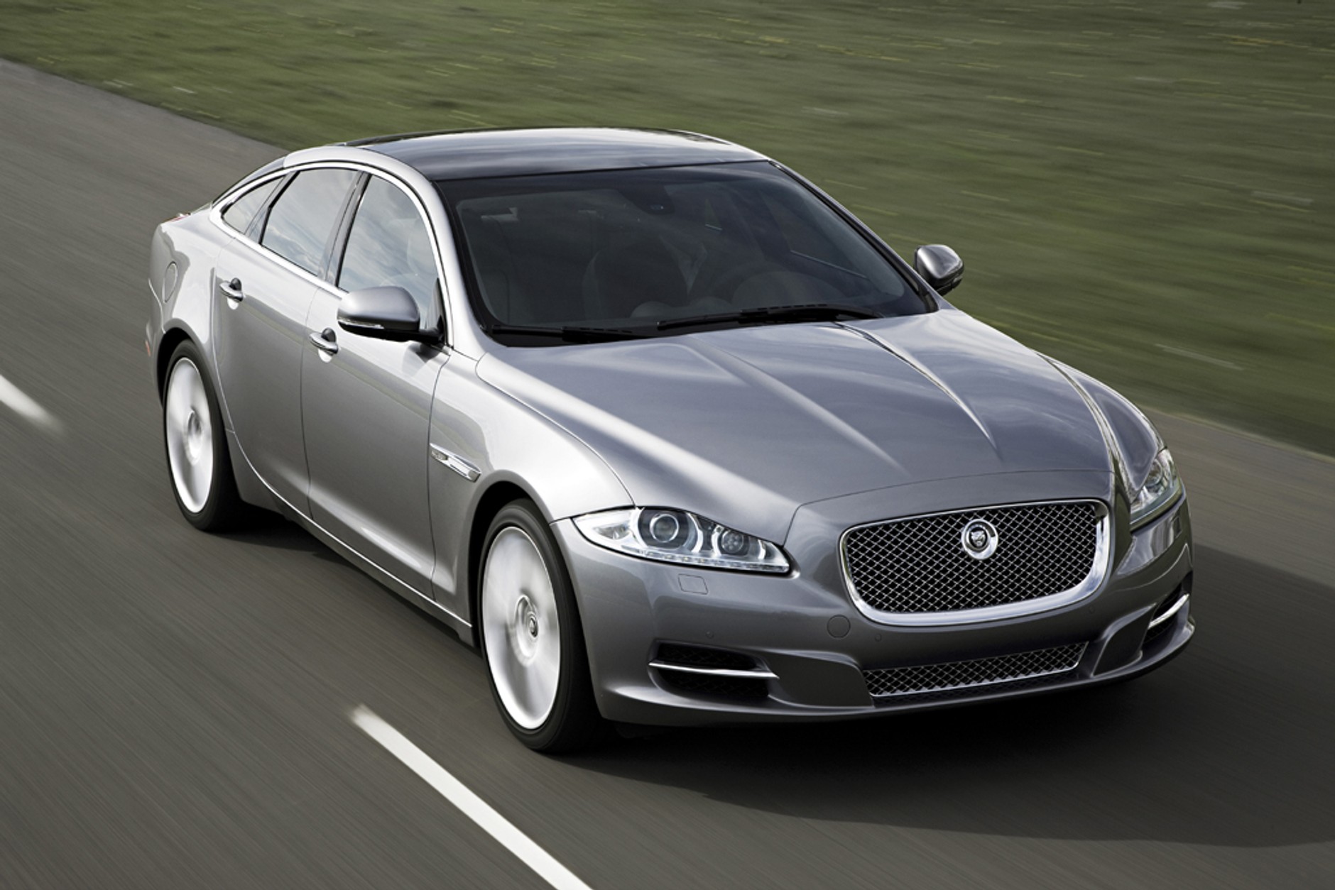 Jaguar XJ: Jaguar na miarę XXI wieku