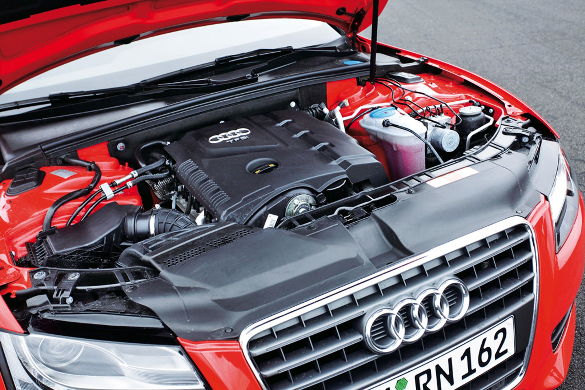 Audi A5 Coupe kontra Hyundai Genesis: ogniste wyścigówki na start!