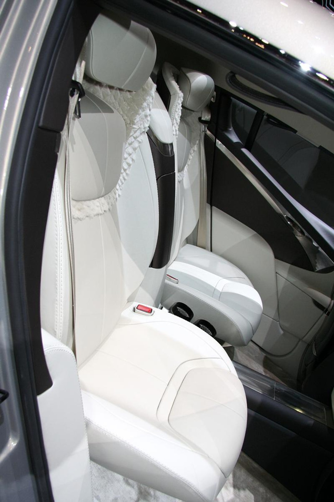 Genewa 2009: Lagonda Concept – odrodzenie słynnej marki (wideo)