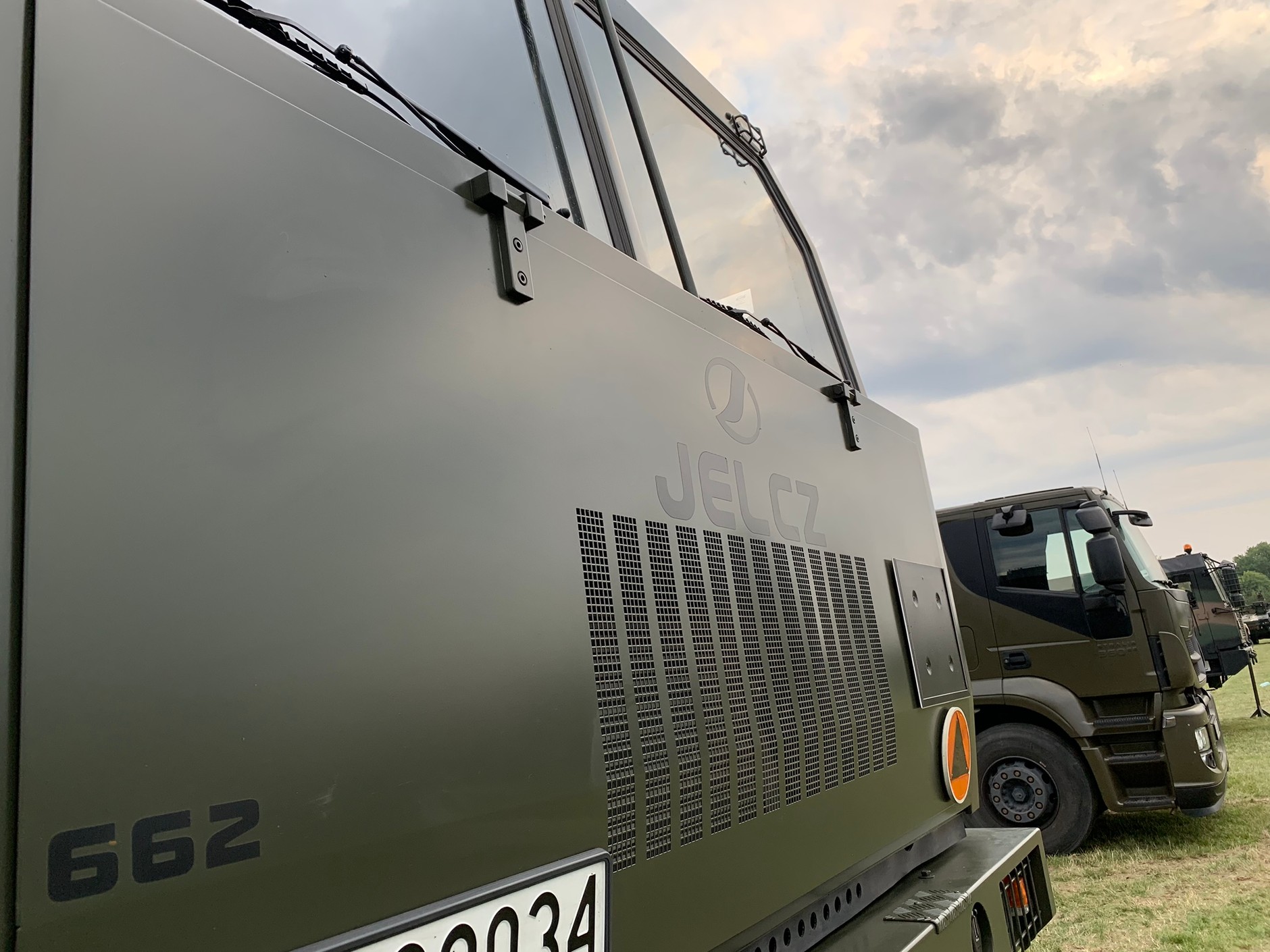 Większość zaprezentowanych ciężarówek to modele Jelcza