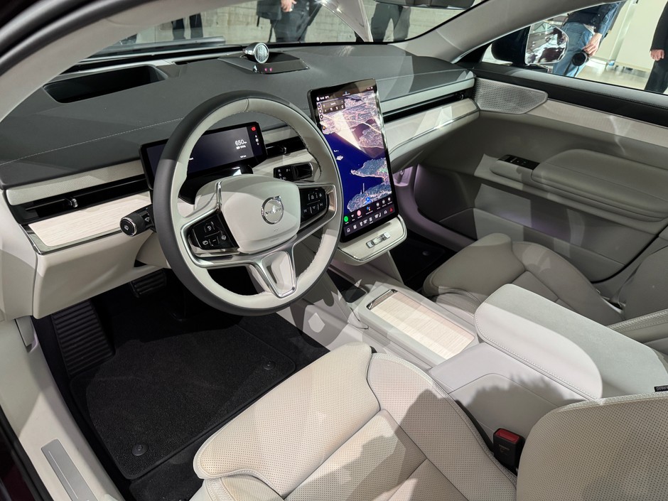 Volvo ES90 2025