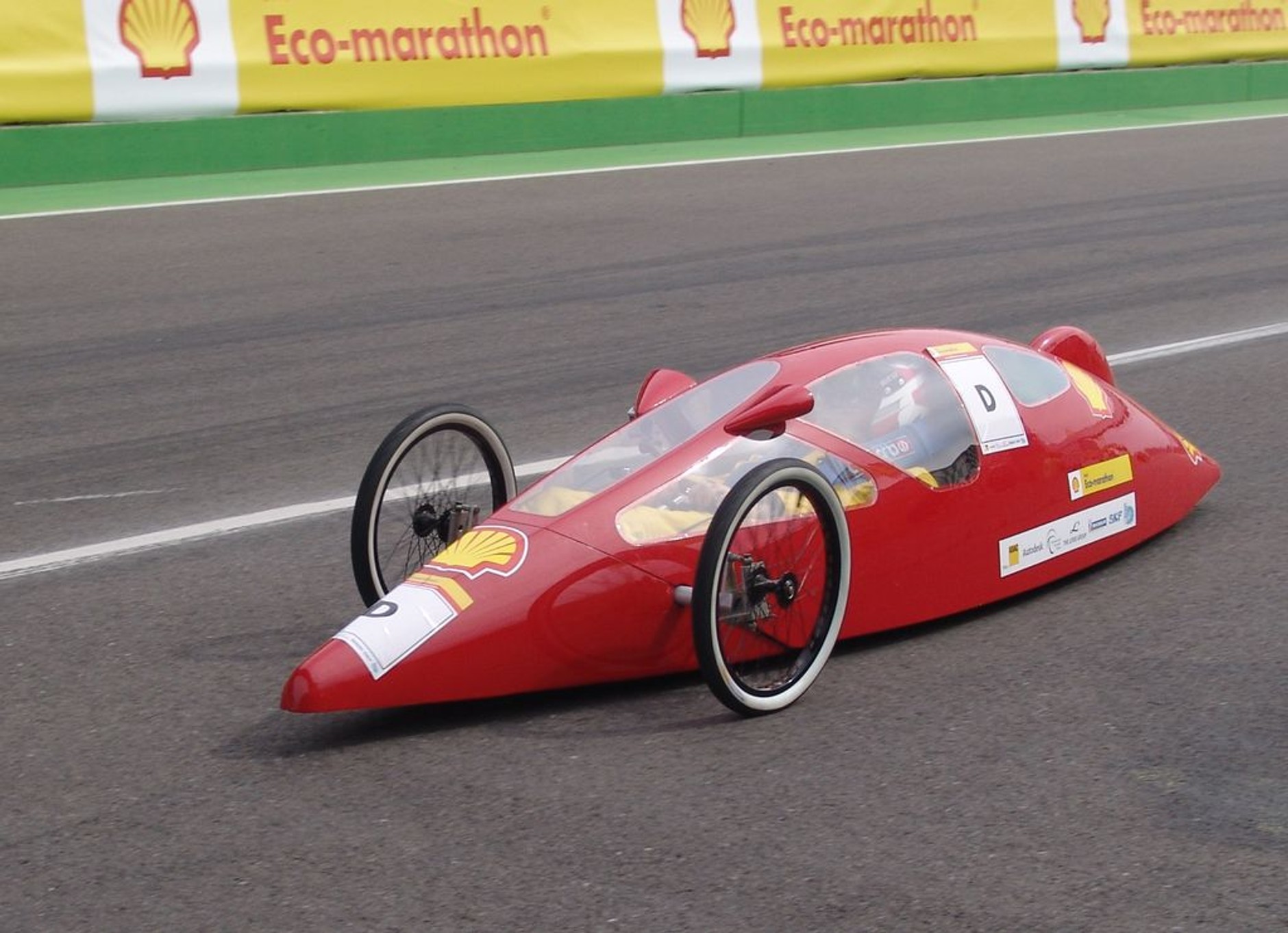 Shell Eco-marathon 2011: ile km na 1 litrze?