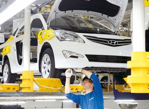 Hyundai na kilka dni wstrzymuje produkcję swoich aut w Rosji