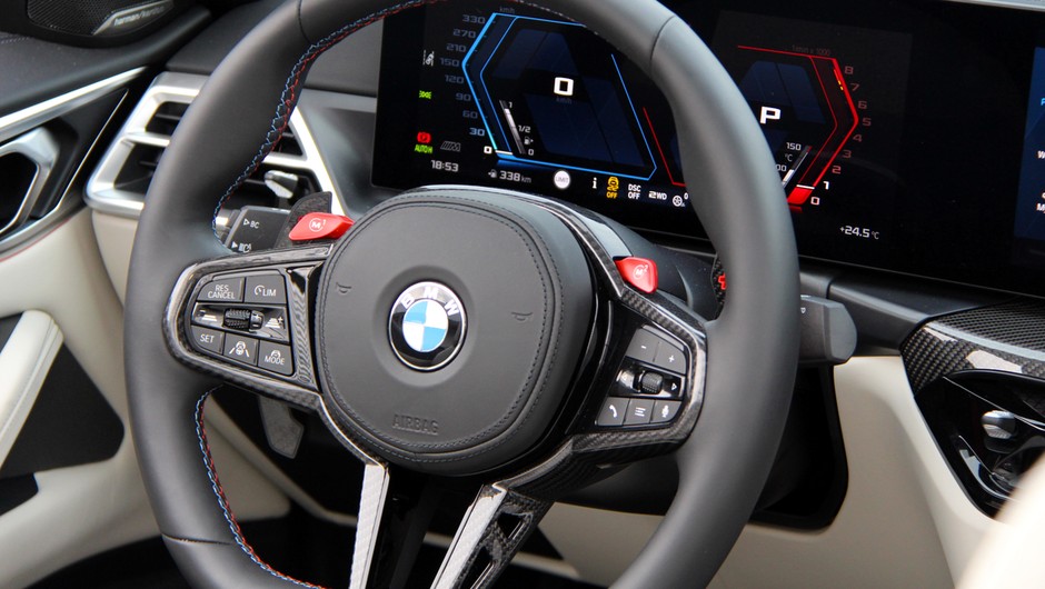 Kokpit BMW M4 (zdj. ilustracyjne)