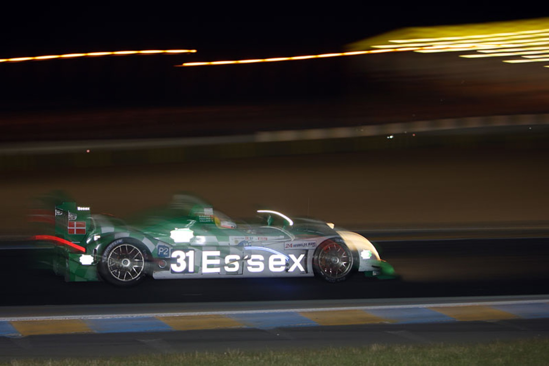 24 Heures du Mans: zdecydowana dominacja zespołu Peugeot Total