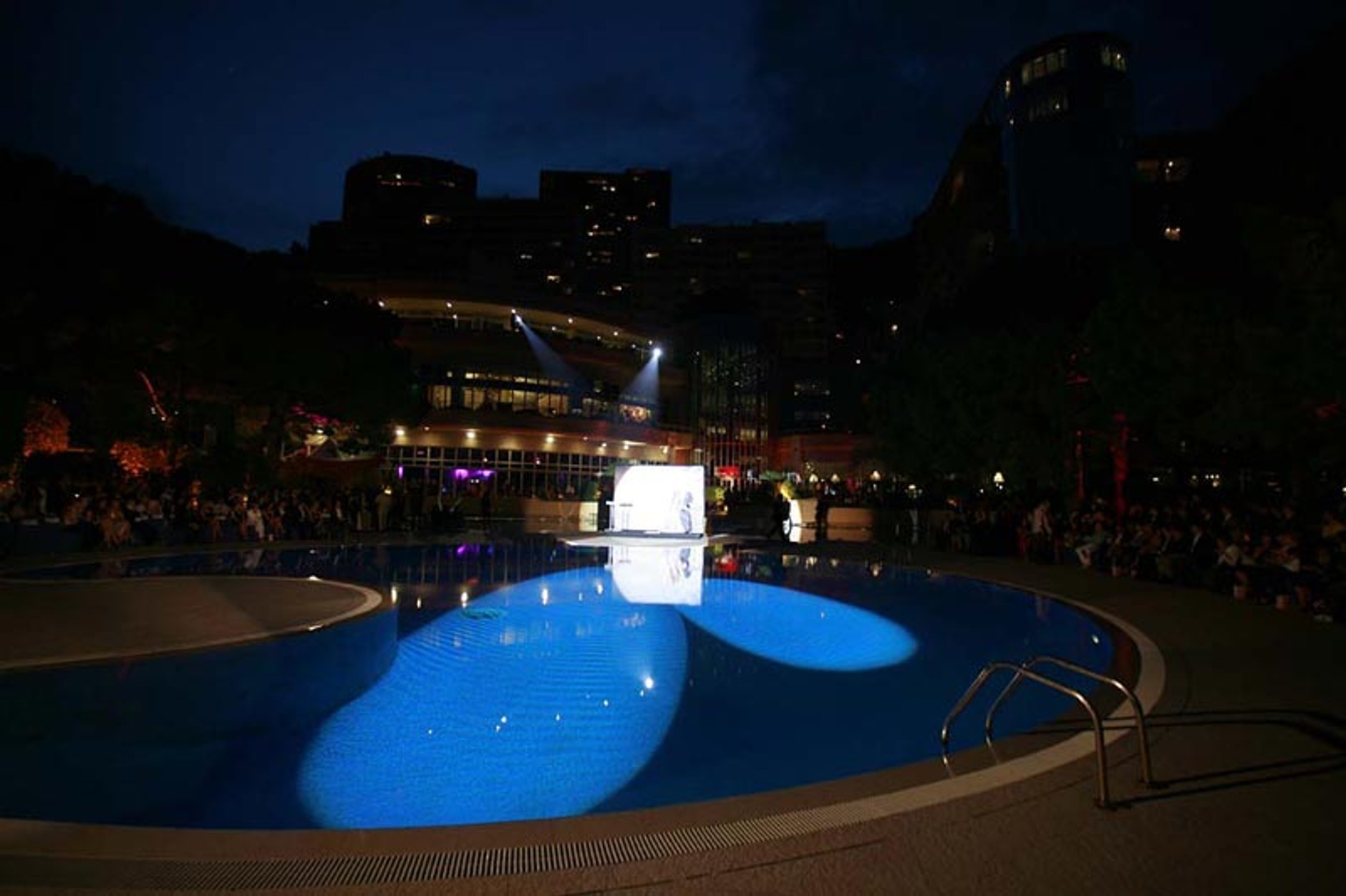 Grand Prix Monaco 2007: dziewczyny, gwiazdy filmu i F1 fotografował Jiří Křenek