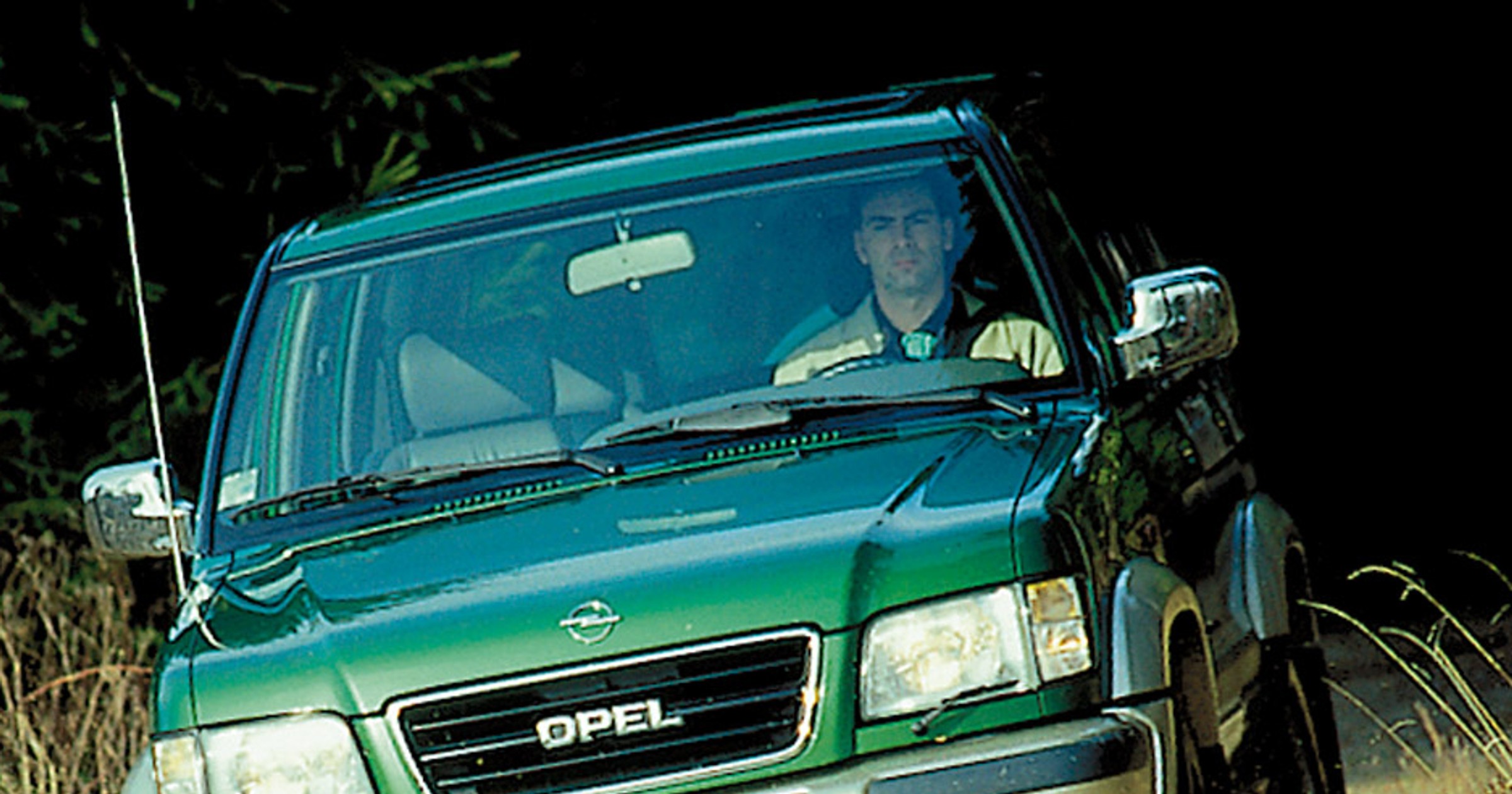 Opel Monterey: uniwersalny żołnierz