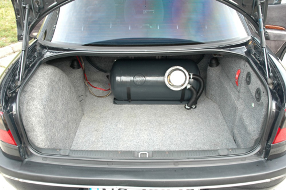 Opel Omega 2.0i - Prestiż poza zasięgiem