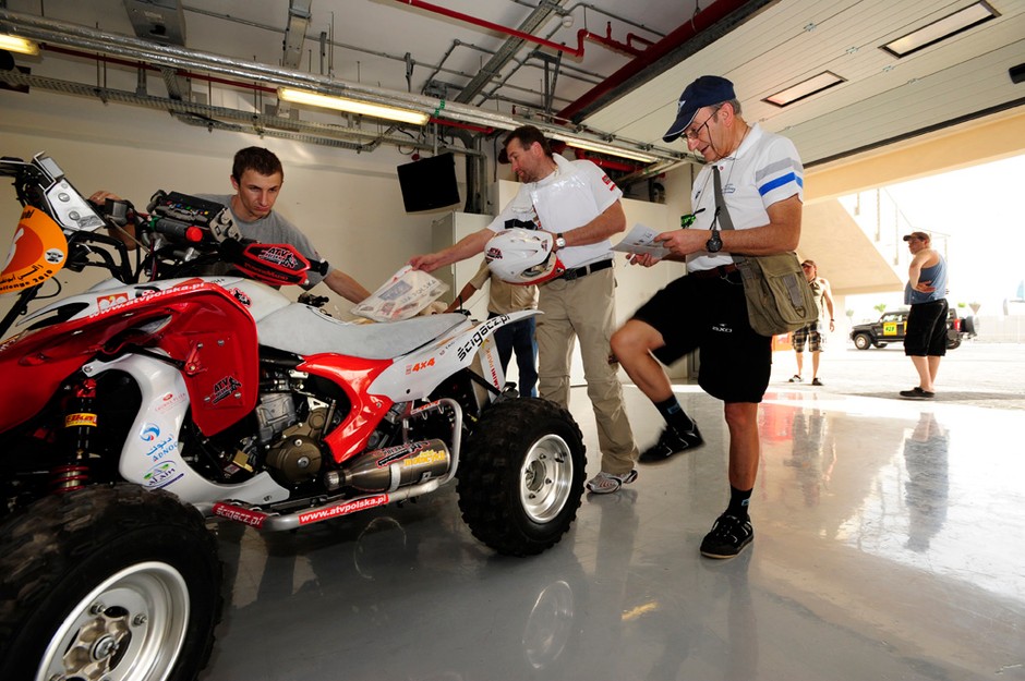 Abu Dhabi Desert Challenge 2010: Rafał Sonik gotowy do startu