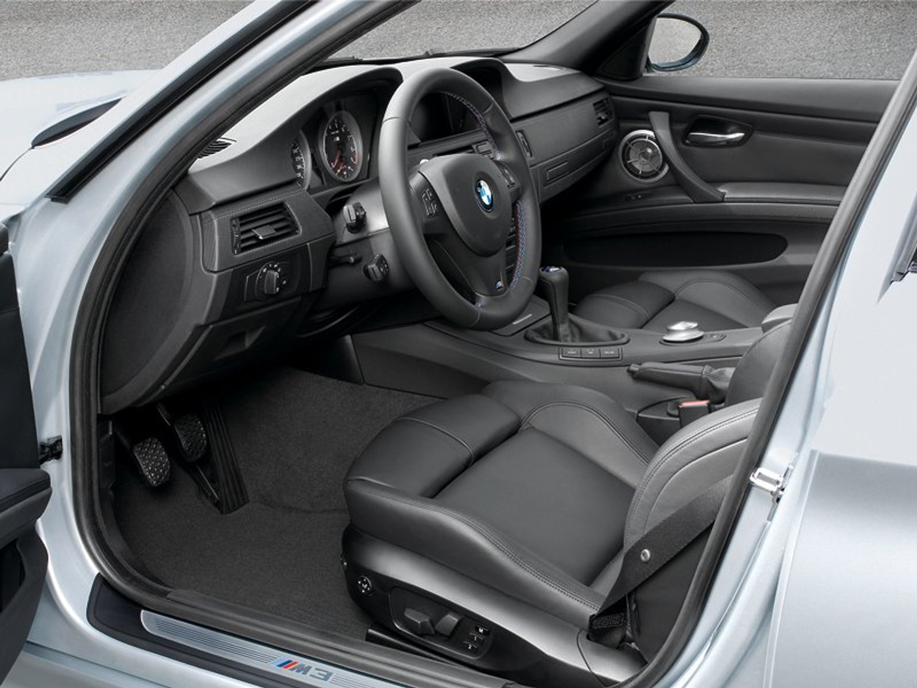 BMW: sportowe M3 Limuzyna dla pięciu osób