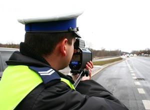Policjanci mierzyli prędkość, ale nie wiedzieli jak