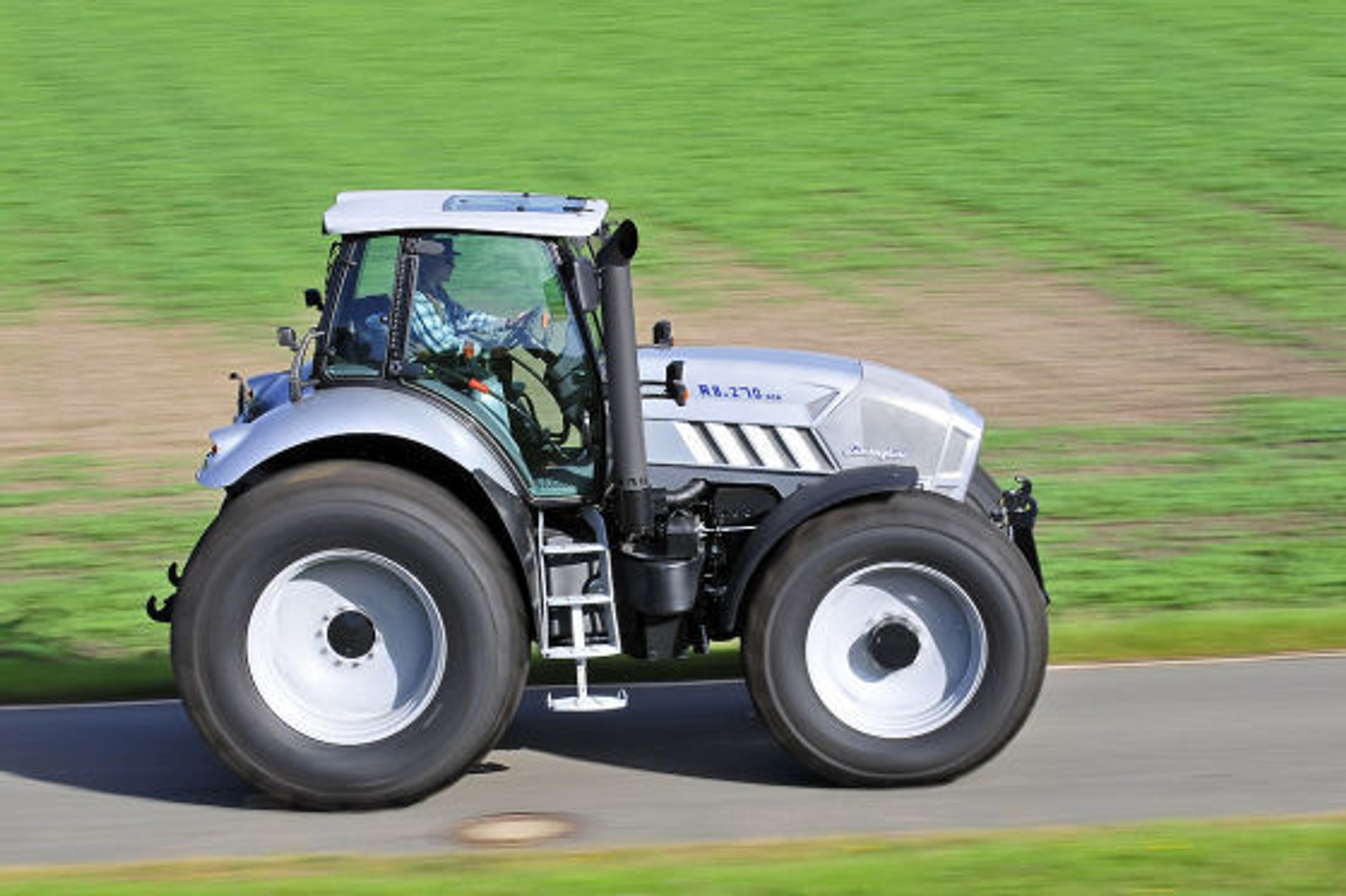 Traktor Lamborghini kontra Gallardo