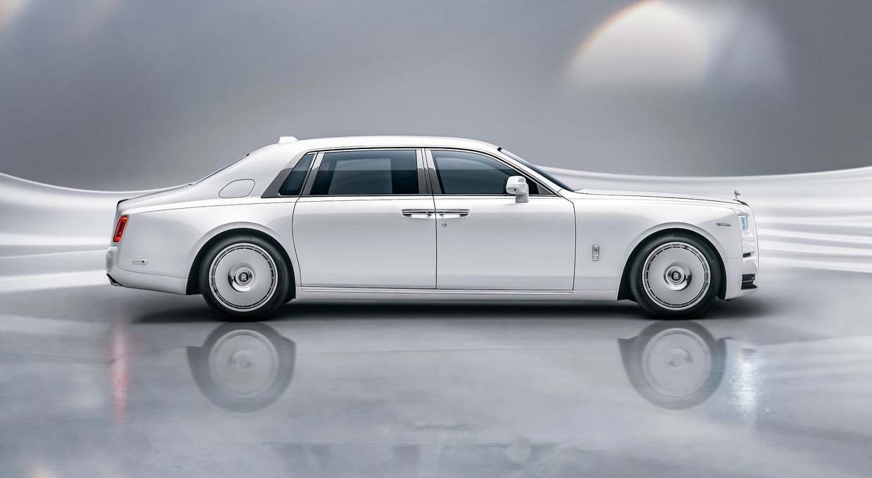 Rolls-Royce Phantom dojrzał niczym najlepsze wino. O perfekcji stanowią drobiazgi