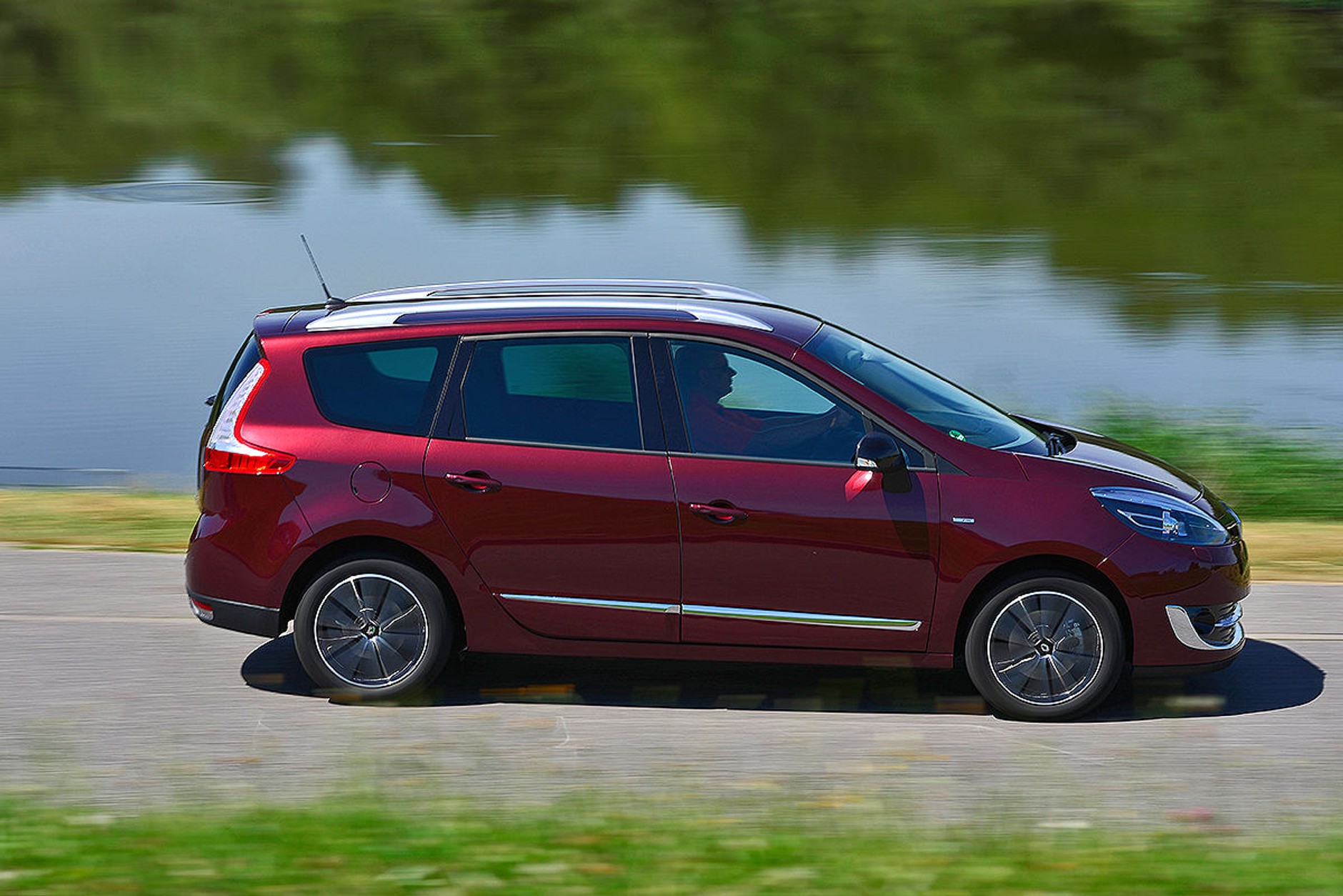 Renault Grand Scénic Energy dCi 130 Euro 6 S&S Bose Edition (130 KM)