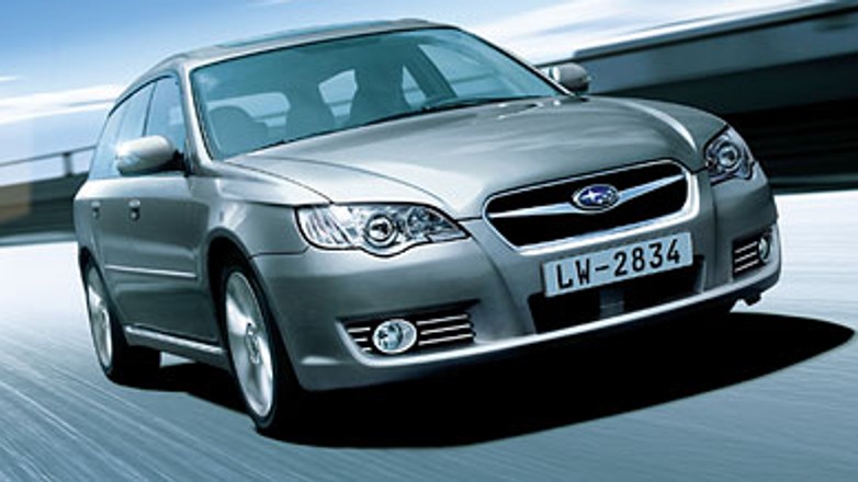 Paryż: Subaru Legacy po face liftingu