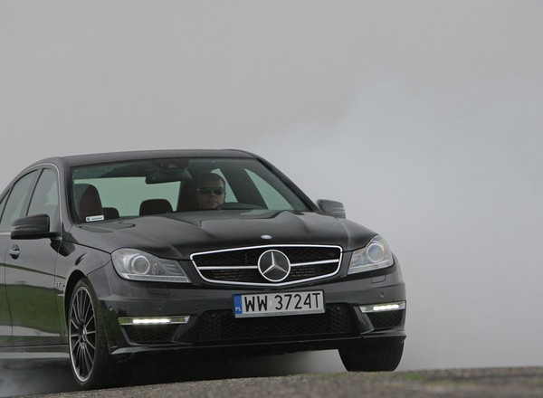 Test Mercedesa C63 AMG: jak jeździ diabelski rydwan
