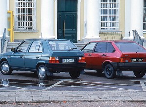 Skoda Favorit kontra Łada Samara (z archiwum Auto Świata)