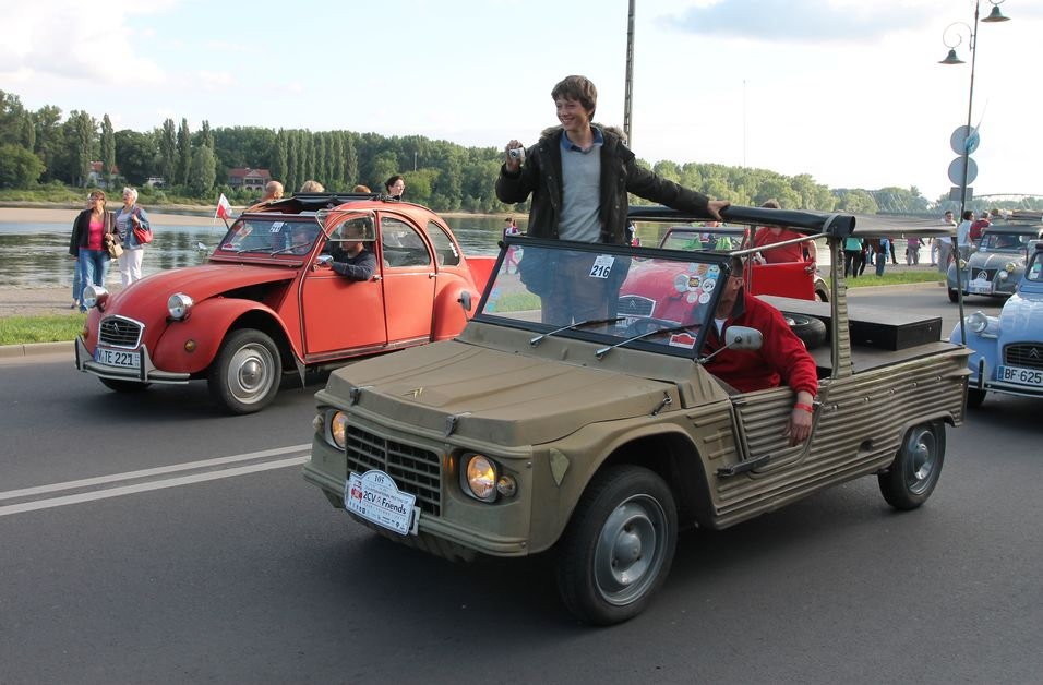 21. Światowy Zlot Miłośników Citroëna 2CV Toruń 2015