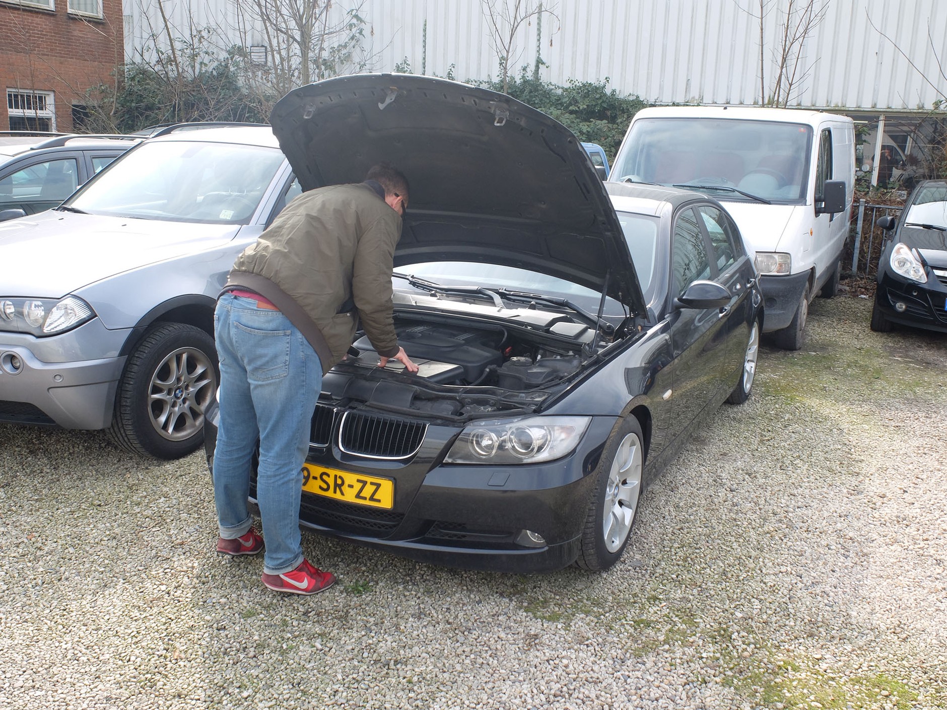 Oględziny samochodu: krok po kroku - kop w oponę to za mało