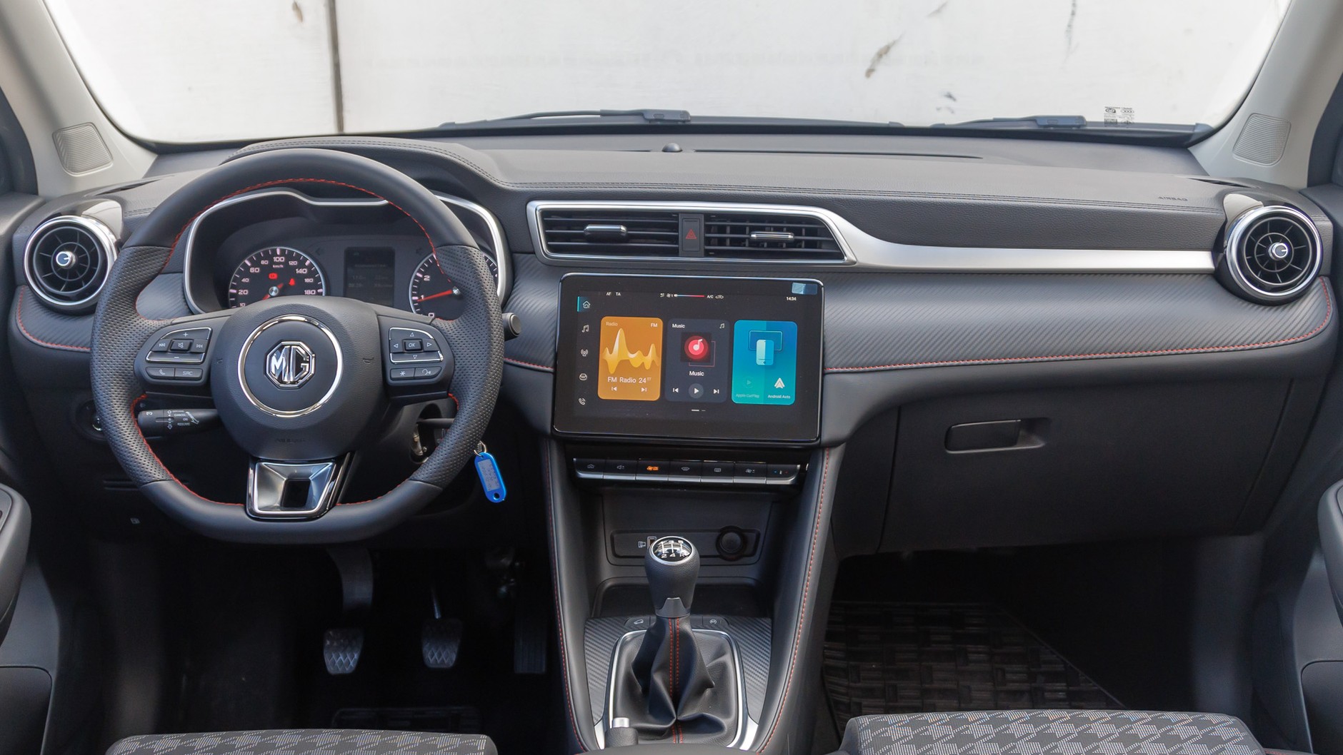 Dacia Duster kontra MG ZS. Porównanie dwóch budżetowych samochodów