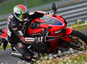 Honda CBR 1000RR Fireblade SP 2017 - zabawka nie tylko dla gadżeciarzy