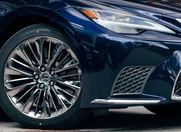 Lexus LS zniknął z oferty w Wielkiej Brytanii. Przez rok zarejestrowano tylko trzy sztuki