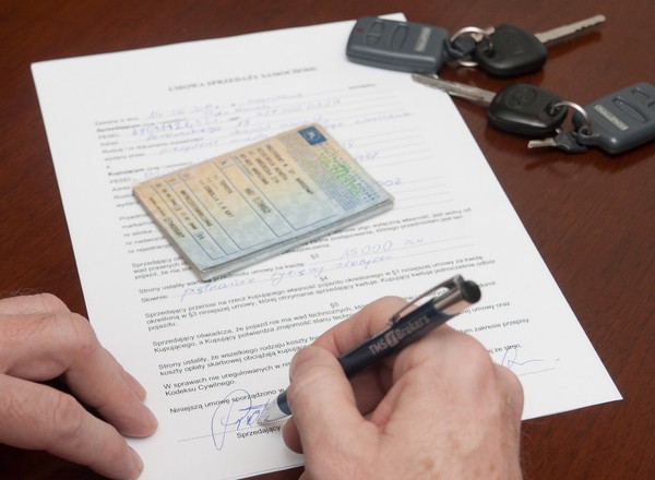 Kupiłeś używane auto i nie złożyłeś tej deklaracji? Od 1 lipca kara może być drakońska
