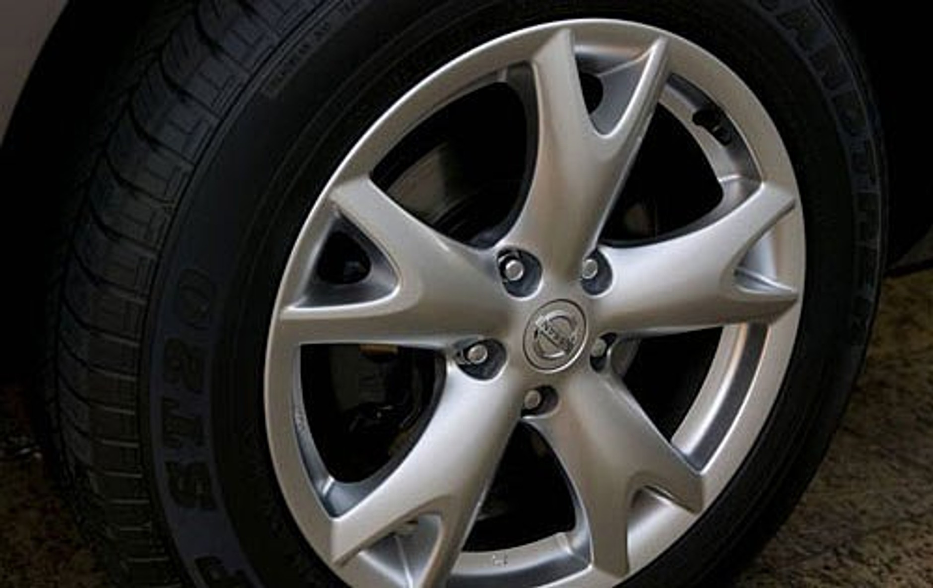 Nissan Rogue: mały i tani crossover