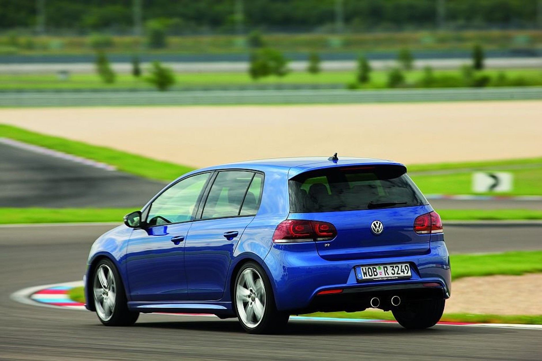 Golf R i Scirocco R - W brytyjskich salonach od lutego